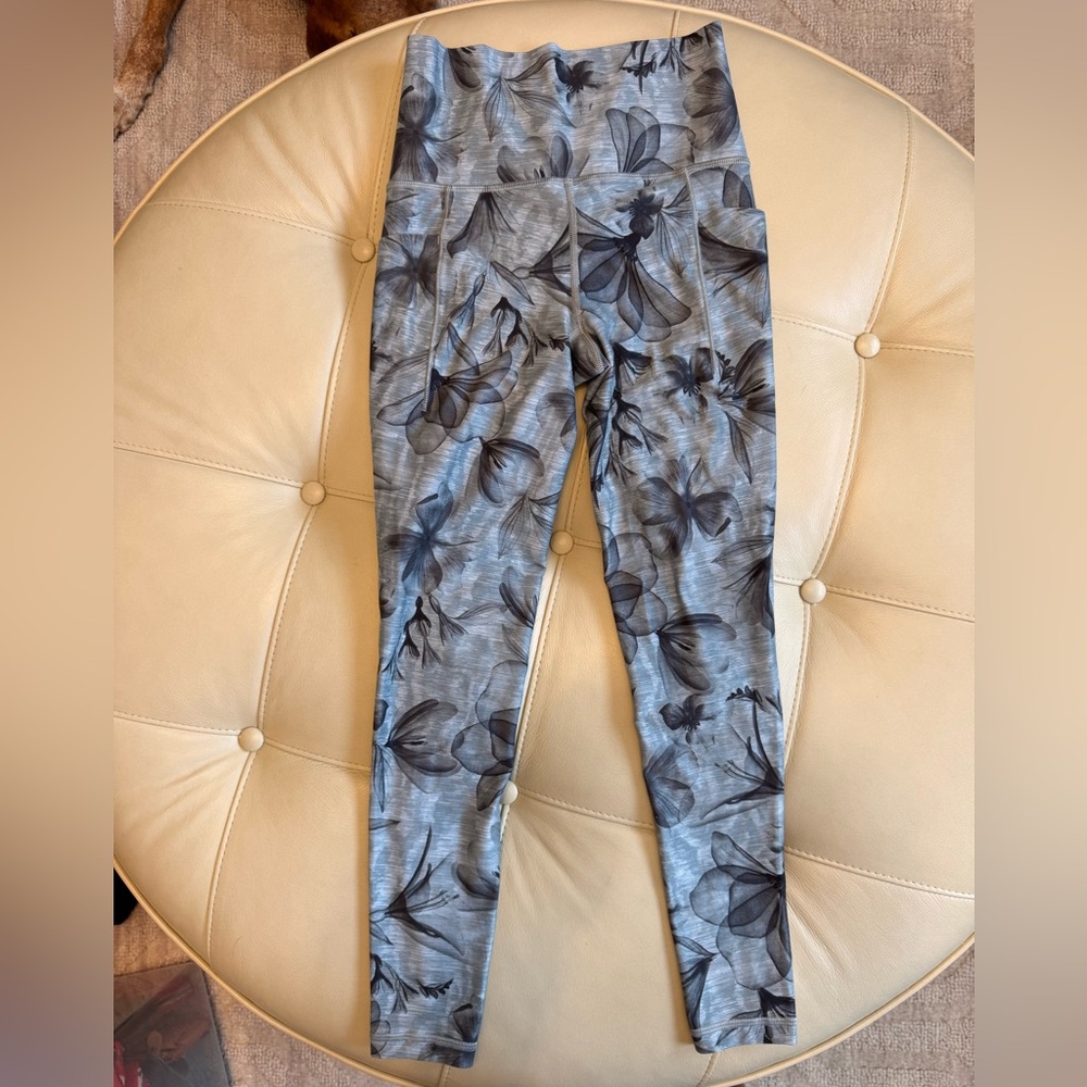ATHLETA gray print leggings